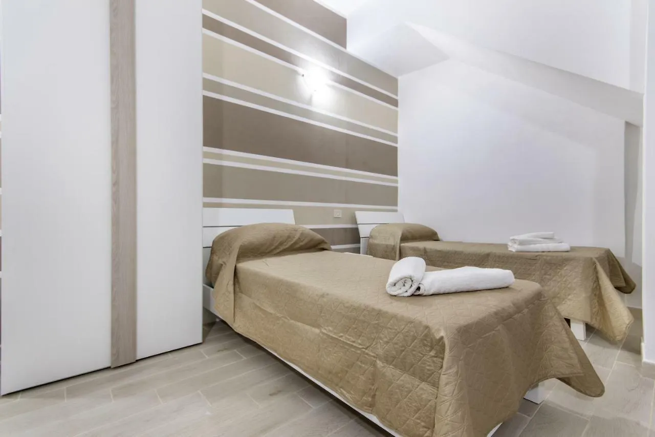 Penzion In Centro Rooms Vicino Cefalu Self-Chek-In Campofelice Di Roccella