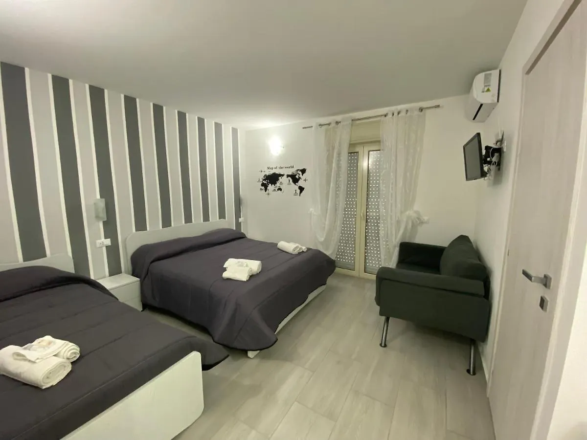 In Centro Rooms Vicino Cefalu Self-Chek-In Campofelice Di Roccella 2*,  Italy