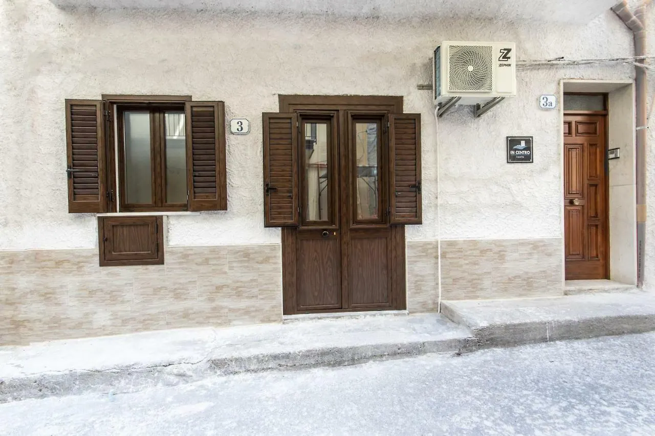In Centro Rooms Vicino Cefalu Self-Chek-In Campofelice Di Roccella 2*,  Italy